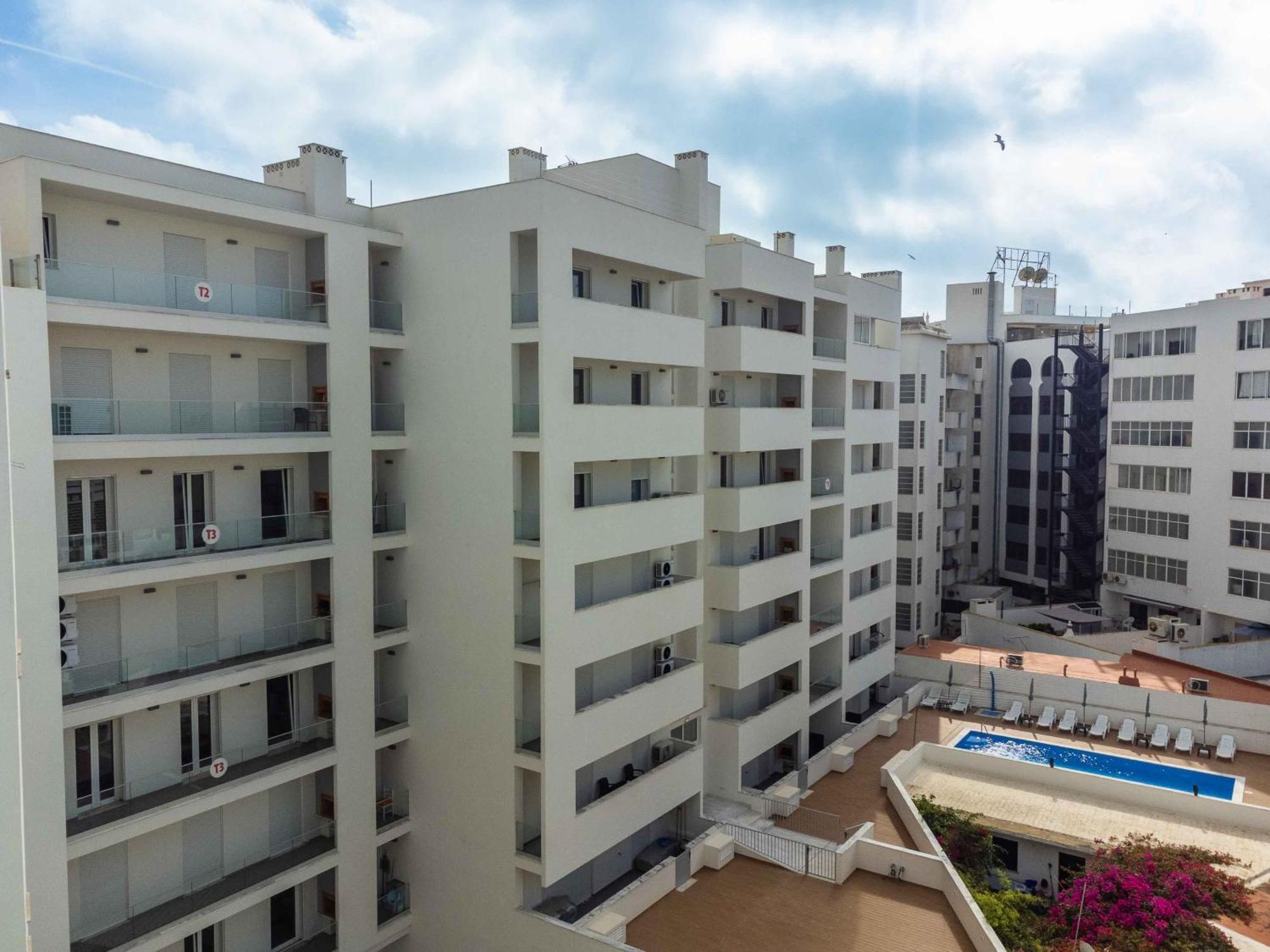 Caravelas 2-Bedroom Apartment With Pool - 50M From The Beach Armação de Pêra Buitenkant foto