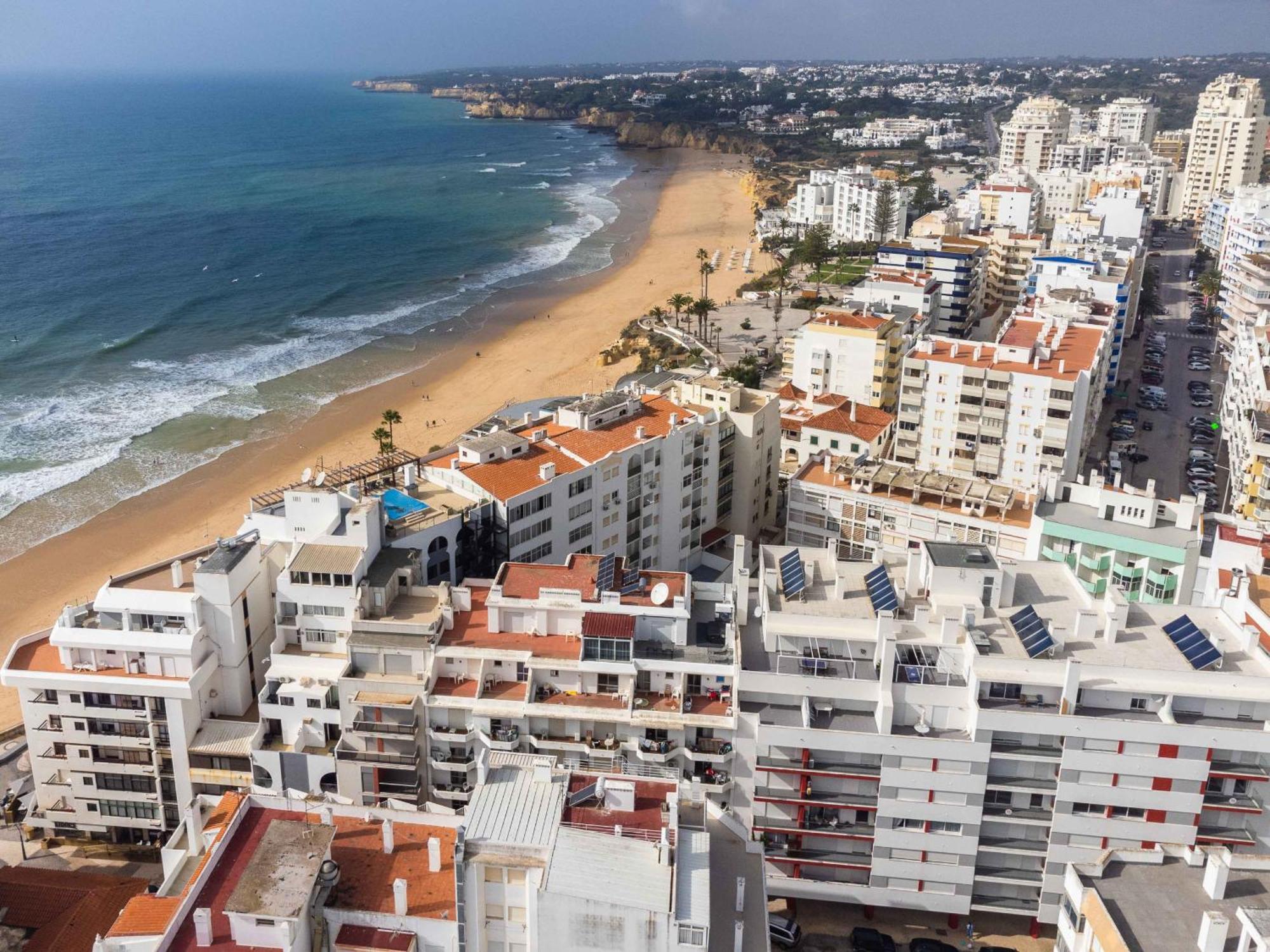Caravelas 2-Bedroom Apartment With Pool - 50M From The Beach Armação de Pêra Buitenkant foto